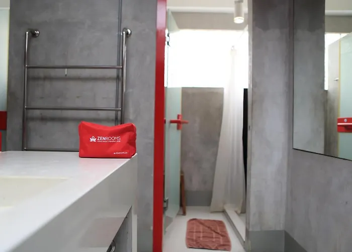 Zen Decho Road Hostel